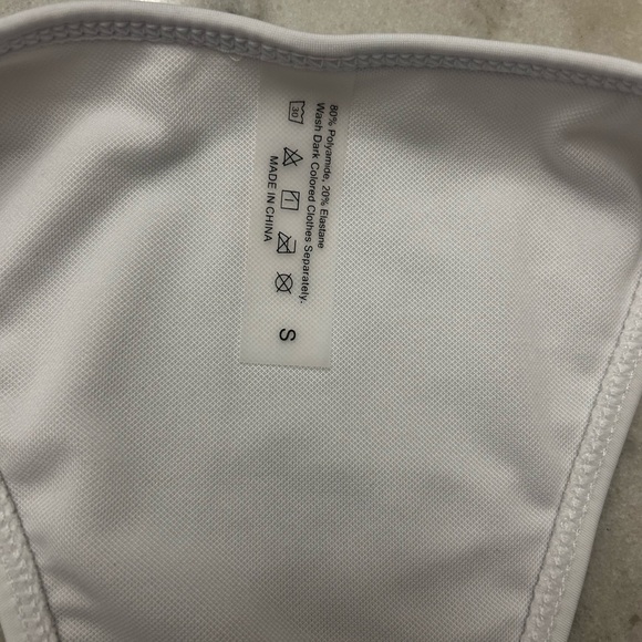 White pearl bikini - Picture 7 of 8